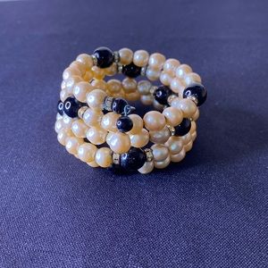 Spiral Black & Cream Beaded Memory Wire Bracelet